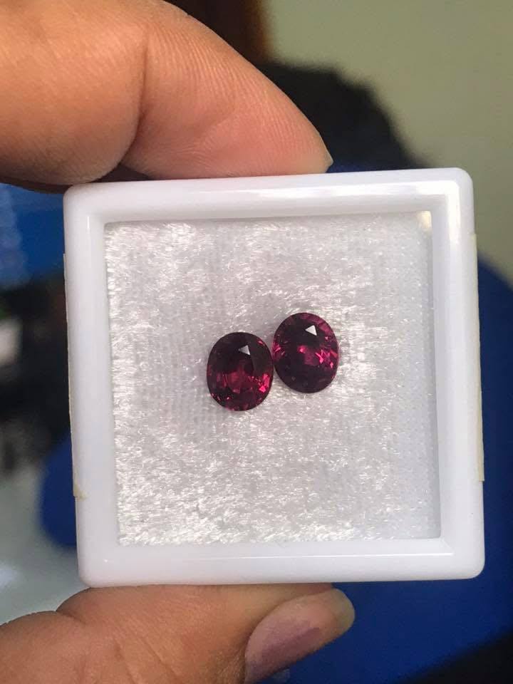 Rhodolite Garnet Emerrald Cut 15.76 Carat (natural)